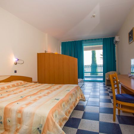 Royal Bay Hotel Elenite Esterno foto