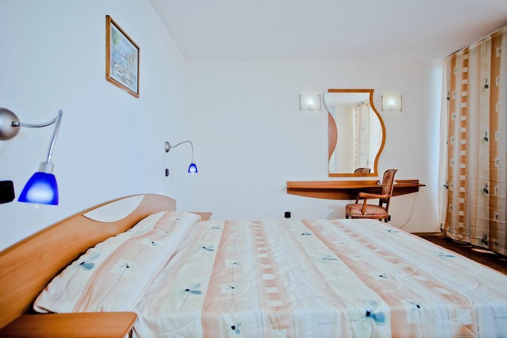 Royal Bay Hotel Elenite Esterno foto